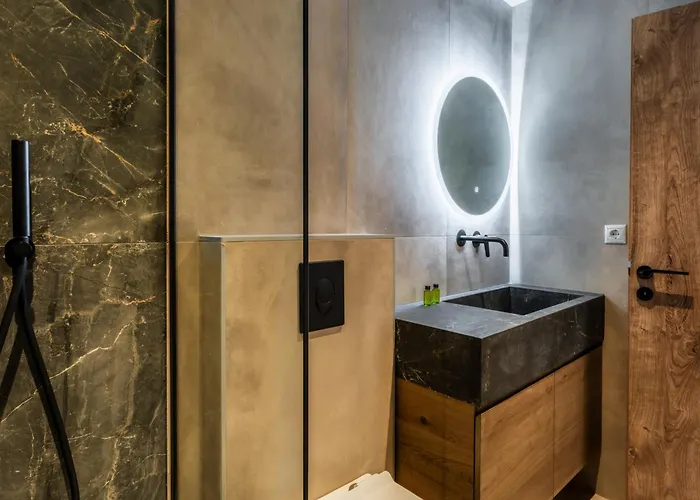 Zenia Living Luxury In Old Villa