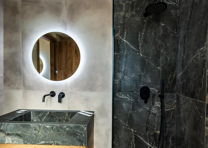 Zenia Living Luxury In Old Villa