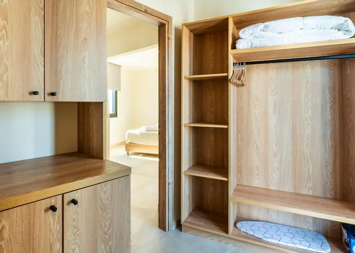 Zenia Living Luxury In Old Vila Hersonissos (Crete)